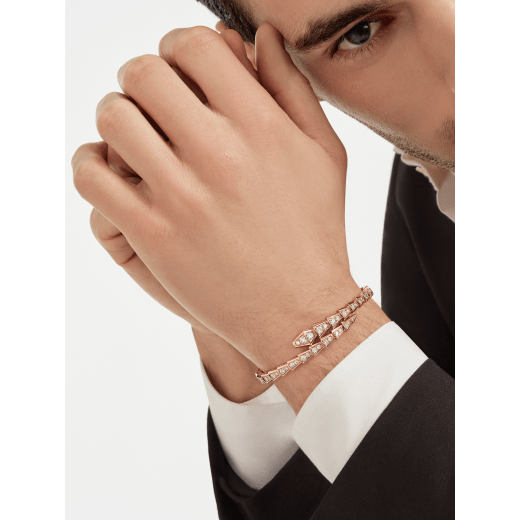 Serpenti Viperone-coil thin bracelet in 18 kt rose gold and full pavé diamonds BR858084 image 4