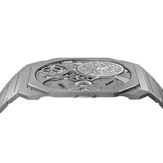 Octo Finissimo Ultra Uhr mit extraflachem mechanischen Manufakturuhrwerk, Handaufzug, Gehäuse (1,80 mm hoch) und Armband (1,50 mm hoch) aus sandgestrahltem Titan und Edelstahl-Sperrrad mit eingraviertem QR-Code, das mit einem exklusiven Non-Fungible Token-Kunstwerk verbunden ist. Limitierte Auflage, 10 Exemplare. 103611 image 2