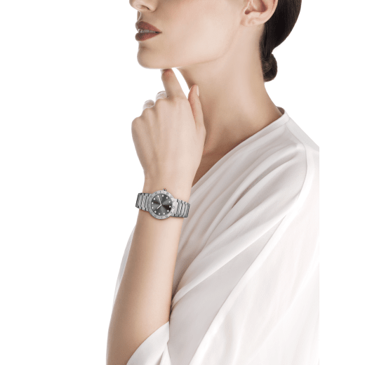 BVLGARI BVLGARI LADY watch in stainless steel case and bracelet, stainless steel bezel engraved with double logo, anthracite satiné soleil lacquered dial and diamond indexes 103689 image 3