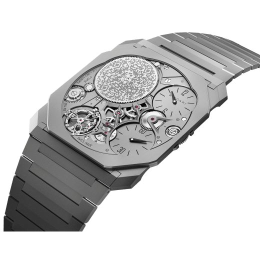 Octo Finissimo Ultra Uhr mit extraflachem mechanischen Manufakturuhrwerk, Handaufzug, Gehäuse (1,80 mm hoch) und Armband (1,50 mm hoch) aus sandgestrahltem Titan und Edelstahl-Sperrrad mit eingraviertem QR-Code, das mit einem exklusiven Non-Fungible Token-Kunstwerk verbunden ist. Limitierte Auflage, 10 Exemplare. 103611 image 3