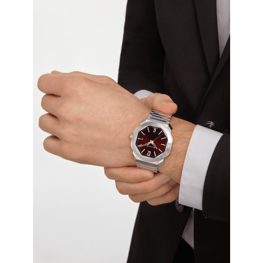Octo Roma watch with mechanical manufacture movement, automatic winding, stainless steel case and bracelet, 18 kt rose gold octagon and brown dial. Water resistant up to 50 metres 103210 image 5