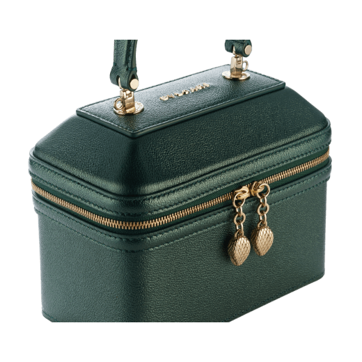 Serpenti Forever jewellery box bag in twilight sapphire blue Urban grain calf leather with Niagara sapphire blue nappa leather lining. Captivating snakehead zip pullers and chain strap decors in light gold-plated brass. 1177-UCL image 7