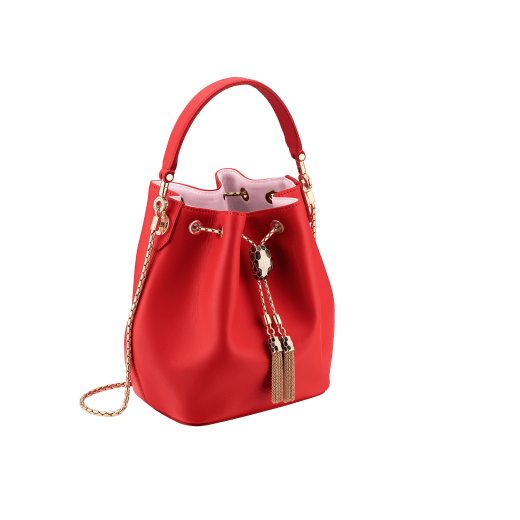 Bucket Serpenti Forever in carmine jasper smooth calf leather and crystal rose internal lining. Hardware in light gold plated brass and snakehead closure in black and white enamel, with eyes in black onyx. 288771 image 2