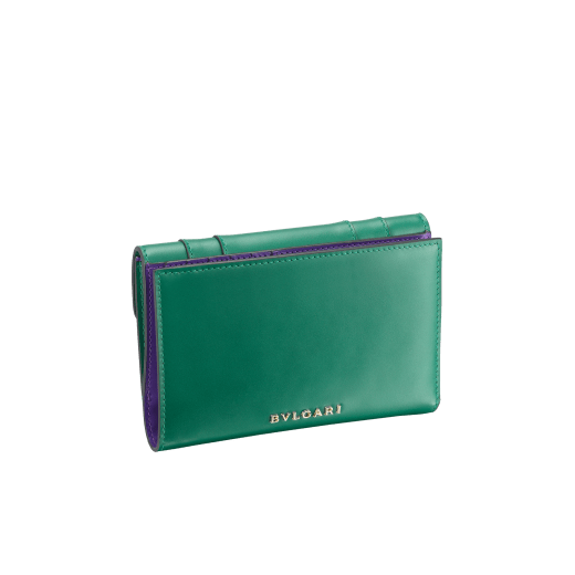 Serpenti Forever large wallet in emerald green calf leather with violet amethyst nappa leather interior. Captivating snakehead press button closure in light gold-plated brass embellished with black and white agate enamel scales and green malachite eyes. 291854 image 3