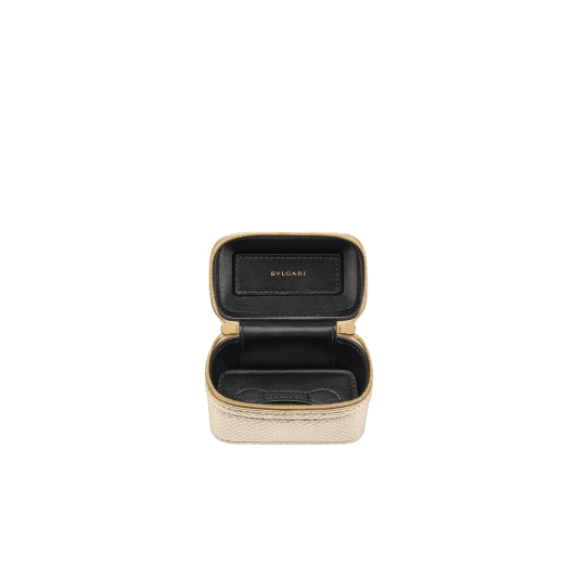 Serpenti Forever mini jewellery box bag in grained, amaranth garnet red Urban calf leather. Captivating snakehead zip pulls and light gold-plated brass chain embellishment. SEA-NANOJWLRYBOX image 2