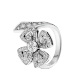 Anello Fiorever in oro bianco 18 kt con diamante tondo taglio brillante e pavé di diamanti. AN858691 image 1