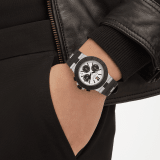 Orologio Bvlgari Aluminium con movimento meccanico di manifattura a carica automatica, cronografo, cassa di 40 mm in alluminio e titanio, lunetta in caucciù nero con logo BVLGARI BVLGARI, quadrante grigio e cinturino in caucciù nero. Impermeabile fino a 100 metri. 103383 image 4