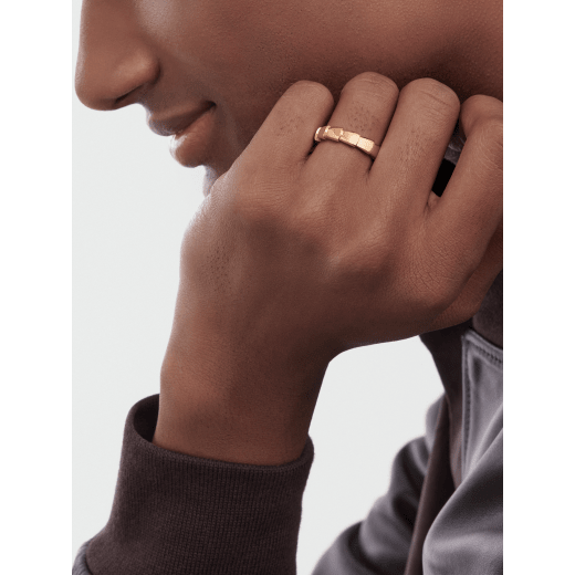 Serpenti Viper 厚婚戒，18K 玫瑰金材質。 AN859325 image 2