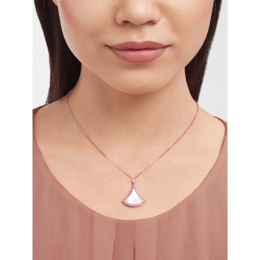 DIVAS' DREAM pendant necklace in 18 kt rose gold set with a mother-of-pearl element and pink sapphires. Chinese Valentine's Day Special Edition 359938 image 5