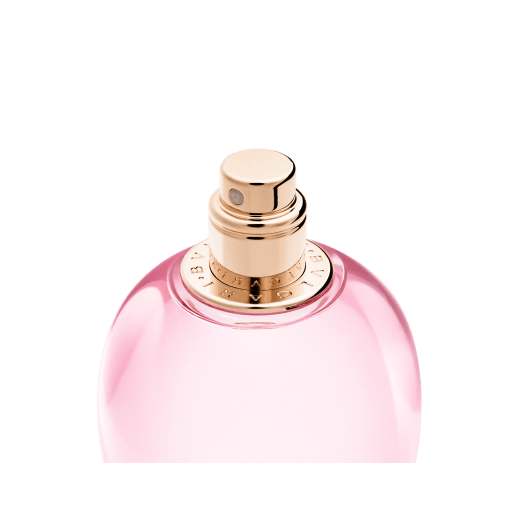 A majestic floral woody fragrance that pays tribute to the beauty and alluring warm aura of the Italian woman. 41608 image 5