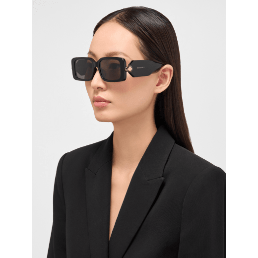 Serpenti Forever 方形醋酸纖維太陽眼鏡，鏡腳飾以琺瑯蛇頭。 904359 image 3