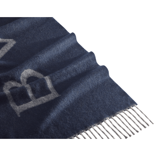 Extreme Logo stole in fine emerald green cashmere. EXTREMELOGO image 2