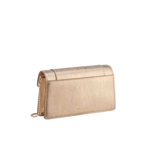 Serpenti Forever chain pochette in Perla White calf leather with crystal rose nappa leather lining. Captivating snakehead magnetic closure in gold-plated brass embellished with Perla White enamel and gold-plated scales, and black onyx eyes. SEA-CHPOCHETTER image 3