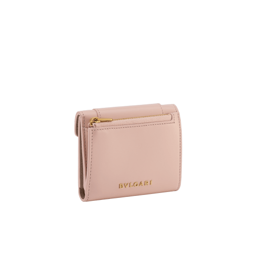 Serpenti Forever chain wallet in light gold Striated calf leather with linen agate nappa leather interior. Captivating snakehead press-button closure in light gold-plated brass embellished with black enamel and light gold-plated brass scales, and black onyx eyes. SEA-SLIM-COMPACT-R image 3