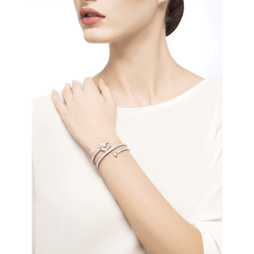 Fiorever 18 kt white gold bracelet set with a central diamond and pavé diamonds. BR858205 image 3
