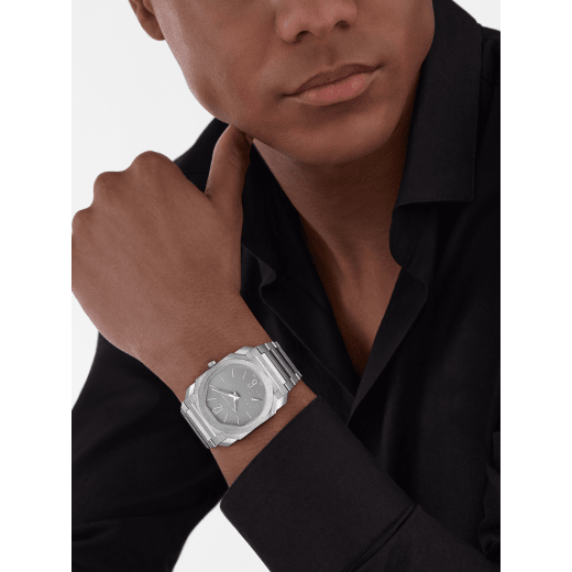Octo Finissimo Automatic watch with satin-polished titanium case and bracelet, extra-thin mechanical manufacture movement, automatic winding, small seconds and opaline titanium dial. Water-resistant up to 30 metres. 104351 image 2