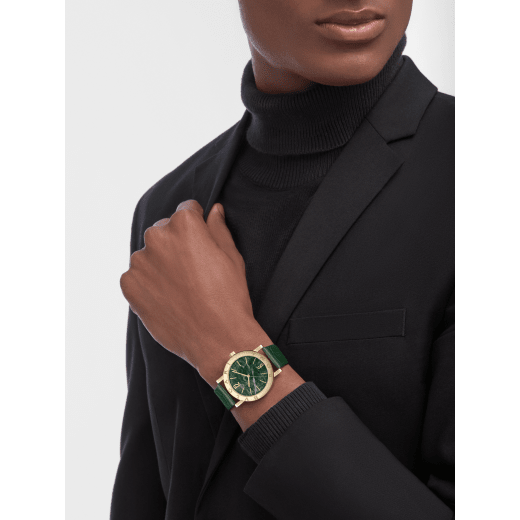 Bvlgari Bvlgari 50 週年限量版腕錶，搭載寶格麗自製機械機芯，18K 黃金錶殼和錶圈，錶圈鐫刻 BVLGARI ROMA 標誌，Verde Alpi 綠色大理石錶盤，深綠色鱷魚皮錶帶。防水深度 50 公尺。 104112 image 1