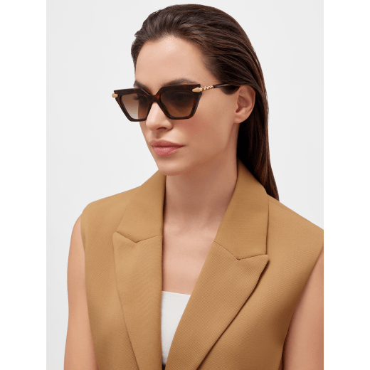 Serpenti Viper cat-eye acetate sunglasses with gold-finished temples BV40031I image 1