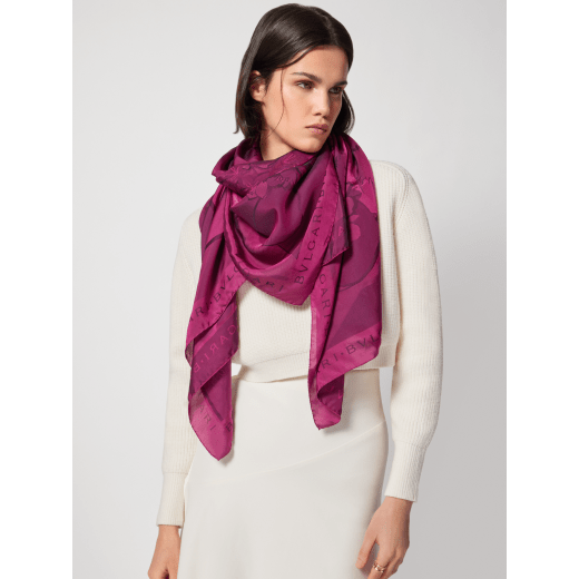 Solid Wonders scarf in fine truly tourmaline fuchsia jacquard silk. Made of 100% silk. SOLIDWONDERS image 1