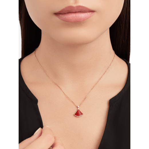Divas' Dream necklace in 18 kt rose gold with 18 kt rose gold pendant set with one diamond and carnelian. 359987 image 1