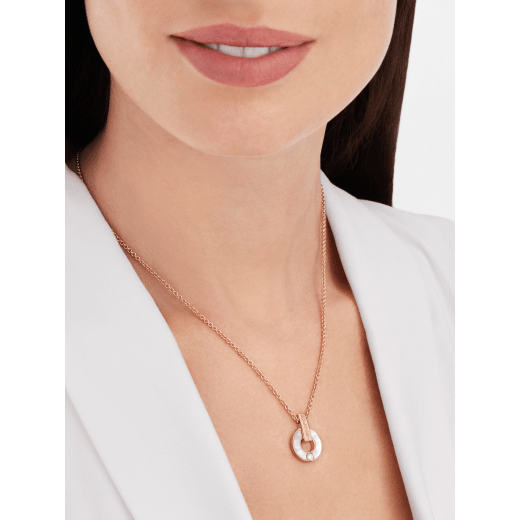 BVLGARI BVLGARI Openwork 18 kt rose gold necklace set with mother-of-pearl elements and a round brilliant-cut diamond 357546 image 5