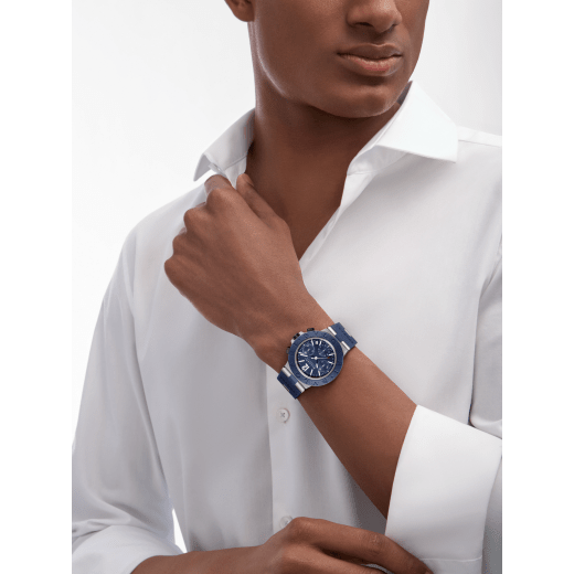 Bvlgari Aluminium Chronograph 腕錶，搭載機械機芯，自動上鍊，計時功能，錶徑 41 公釐，噴砂鋁合金錶殼，藍色橡膠錶圈及錶帶，藍色亮澤錶盤。防水深度 100 公尺。 104234 image 1
