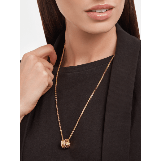 B.zero1 Rock pendant necklace in 18 kt yellow gold with studs set with pavé diamonds 358349 image 4
