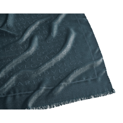 Lettere Maxi Metal stole in fine forest green silk wool. Made of 60% silk and 40% wool. 246253 image 2