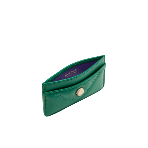 Serpenti Cabochon card holder in black calf leather with maxi matelassé pattern. Captivating snakehead rivet in gold-plated brass embellished with red enamel eyes. SCB-CCHOLDER image 2