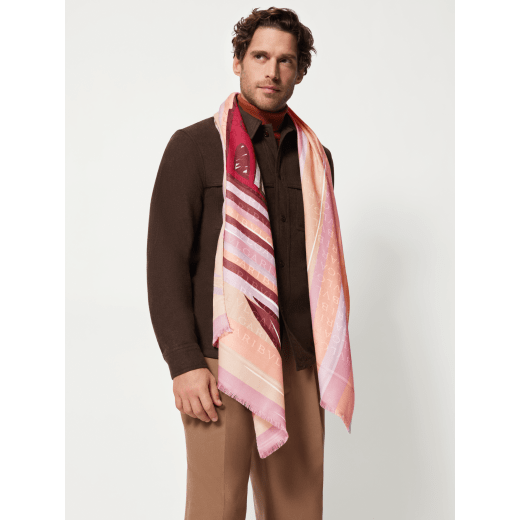 Lettere Maxi Roman stole in fine shell quartz pink silk wool. Made of 60% silk, 40% wool. LETTEREMXRMb image 2