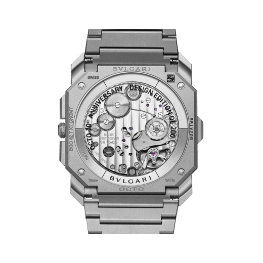 Octo Finissimo Chrono GMT 腕錶，搭載超薄機械機芯（厚 3.30 公釐），自動上鍊，錶徑 42 公釐，噴砂鈦金屬錶殼和錶帶，灰色霧面噴砂鈦金屬錶盤印有法布奇歐‧布歐馬沙‧史地奇亞尼所繪製的第一張 Octo 草圖，折疊式錶扣。防水深度 30 公尺。特別版全球限量 200 只。 103673 image 4