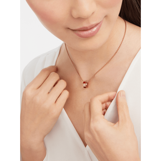 Serpenti Viper necklace with 18 kt rose gold chain and 18 kt rose gold pendant set with carnelian elements and demi-pavé diamonds. 355088 image 2