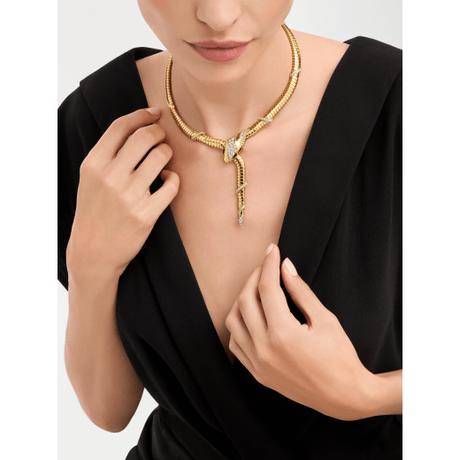 Serpenti 18 kt yellow gold necklace set with demi pavé diamonds and black onyx eyes CL860266 image 1