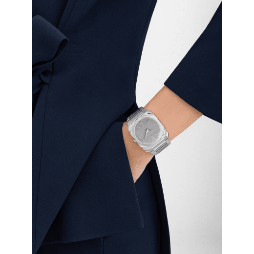 Octo Finissimo Automatic watch with satin-polished titanium case and bracelet, extra-thin mechanical manufacture movement, automatic winding, small seconds and opaline titanium dial. Water-resistant up to 30 metres. 104351 image 3