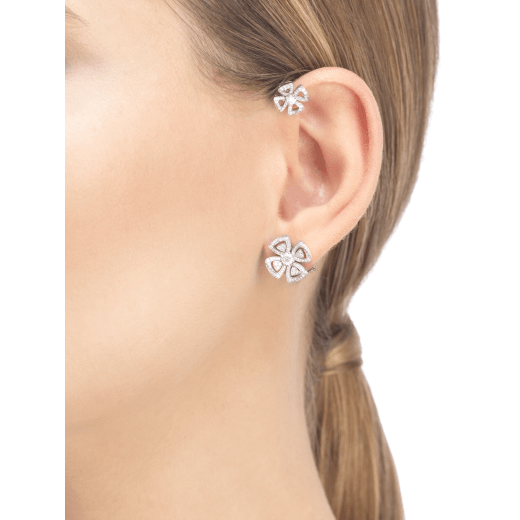 Fiorever 18 kt white gold single earring, set with two central diamonds and pavé diamonds. 354529 image 2