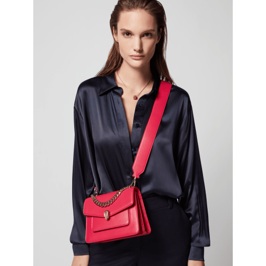 Serpenti Forever Maxi Chain small crossbody bag in foggy opal grey Metropolitan calf leather with linen agate beige nappa leather lining. Captivating snakehead magnetic closure in gold-plated brass embellished with grey agate scales and red enamel eyes. 1134-MCMC image 8