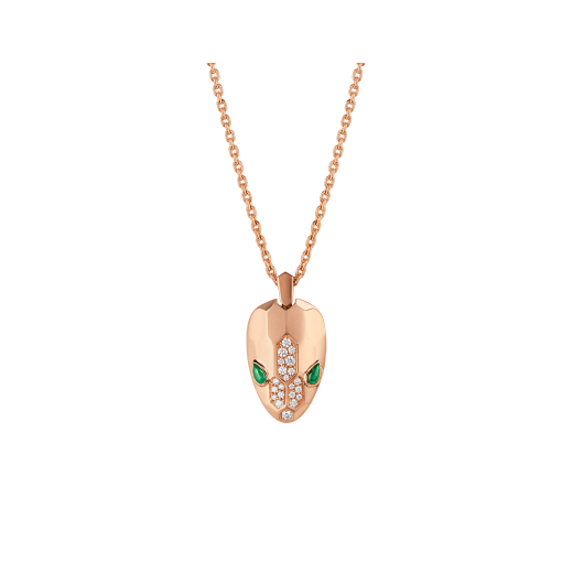 Die „Serpenti“-Halskette funkelt vor Begierde und der unwiderstehlichen Anziehungskraft der hypnotischen Malachitaugen. Gekrönt wird sie von sechseckigen diamantbesetzten Schuppen. 352678 image 1