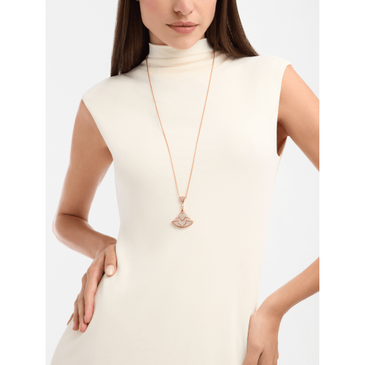 Divas' Dream 18 kt rose necklace set with a brilliant-cut diamond and pavé diamonds 361989 image 1
