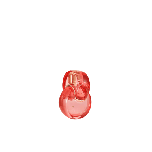 Ispirata alla solare vitalità del corallo rosso, l’Eau de Toilette Omnia Coral cattura la luminosa energia di questa vibrante gemma in una fragranza dalle succose note fruttate. 42549 image 1