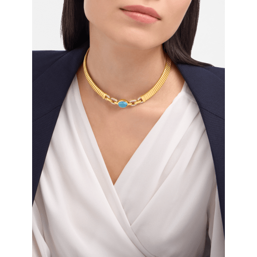 Bvlgari Cabochon 戒指，18K 黃金材質，鑲飾蛋面型切割藍色托帕石與半密鑲鑽石。 361996 image 2