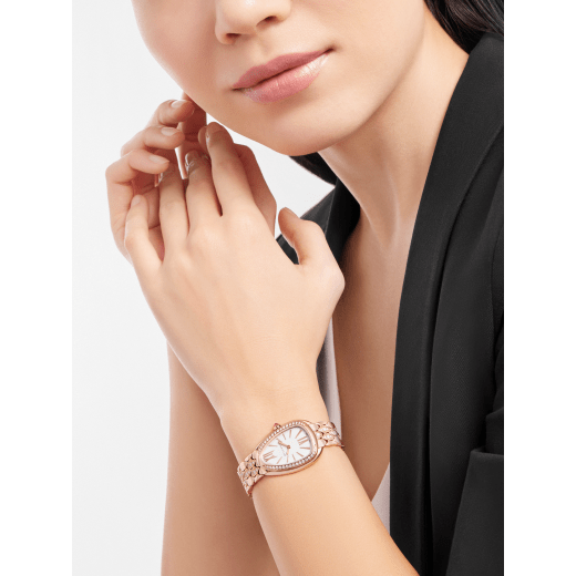 Serpenti Seduttori 腕錶，18K 玫瑰金錶殼和錶帶鑲飾鑽石，白色錶盤。 103946 image 2