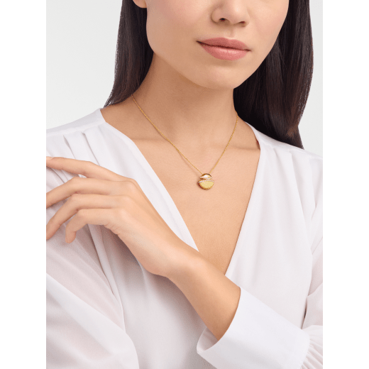 Bvlgari Cabochon 項鍊，18K 黃金材質，飾以半密鑲鑽石。 361472 image 2