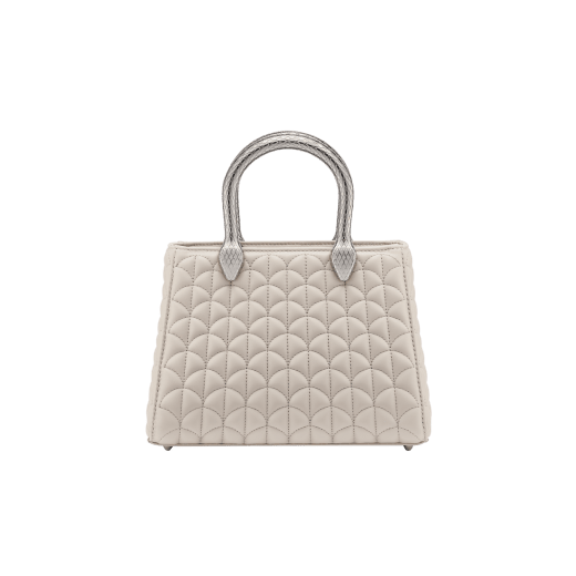 Sac cabas Serpentine Duo en cuir de veau blanc agate, orné d’un motif Calla Matelassé unique et d’une doublure en cuir nappa blanc agate. Captivantes poignées en forme de serpent à double tête en laiton orné d'écailles gravées. SRN-001-1308S image 2