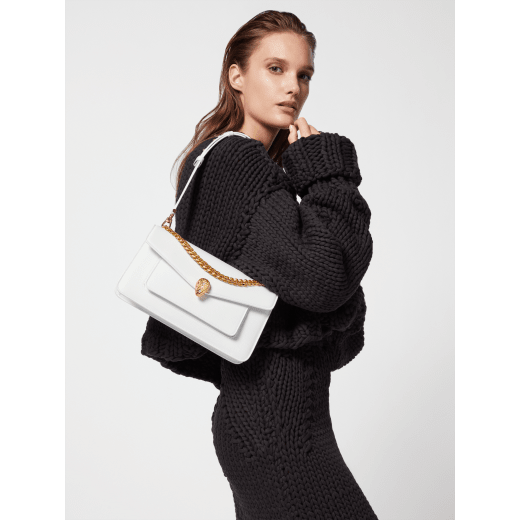 Serpenti East-West Maxi Chain medium shoulder bag in foggy opal grey Metropolitan calf leather with linen agate beige nappa leather lining. Captivating snakehead magnetic closure in gold-plated brass embellished with grey agate scales and red enamel eyes. SEA-1238-MCCL image 1