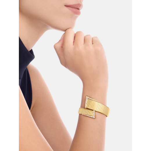Bvlgari Tubogas 不對稱手環，採用 18K 黃金，飾以半密鑲鑽石。 BR860836 image 3