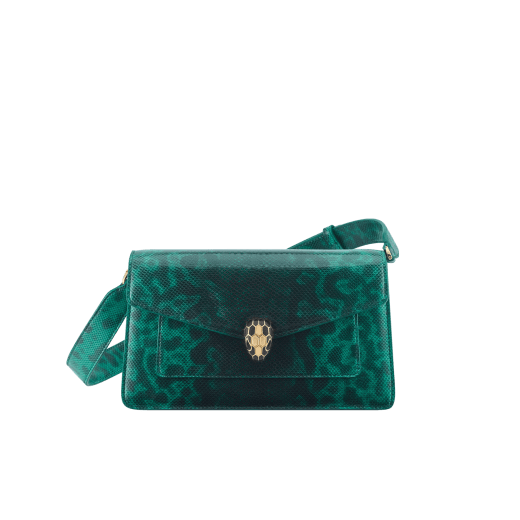Kleine Serpenti Forever Crossbody-Tasche aus glänzendem Smeraldo Prezioso-Karungleder mit Futter aus Smeraldo Prezioso-Nappaleder. Faszinierender Schlangenkopf-Magnetverschluss aus vergoldetem Messing mit Schuppen aus schwarzer Emaille und vergoldetem Messing sowie Augen aus schwarzem Onyx. SEA-001-1345S-ex image 4