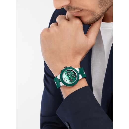 Bvlgari Aluminium Smeraldo watch with mechanical manufacture movement, automatic winding, chronograph, 40 mm aluminium case, dark green rubber bezel and bracelet, and green shaded dial. Water-resistant up to 100 metres. Limited edition of 1.000 pieces 104076 image 2