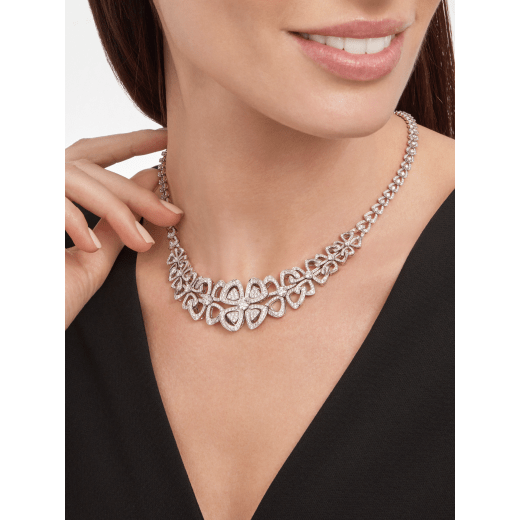 Fiorever 18 kt white gold necklace set with round brilliant-cut diamonds and pavé diamonds. 356934 image 4