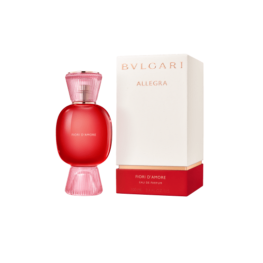“It is a red rose - fresh, velvety, fruity.” Jacques Cavallier A magnificent floral that captures the passionate energy of Italian love in a sensual rose fragrance. 41278 image 2