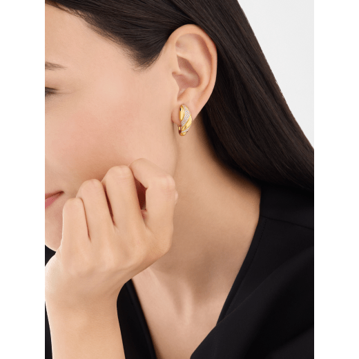 Serpenti 耳環，採用 18K 黃金，飾以半密鑲鑽石，蛇眼飾以黑色縞瑪瑙。 362636 image 3